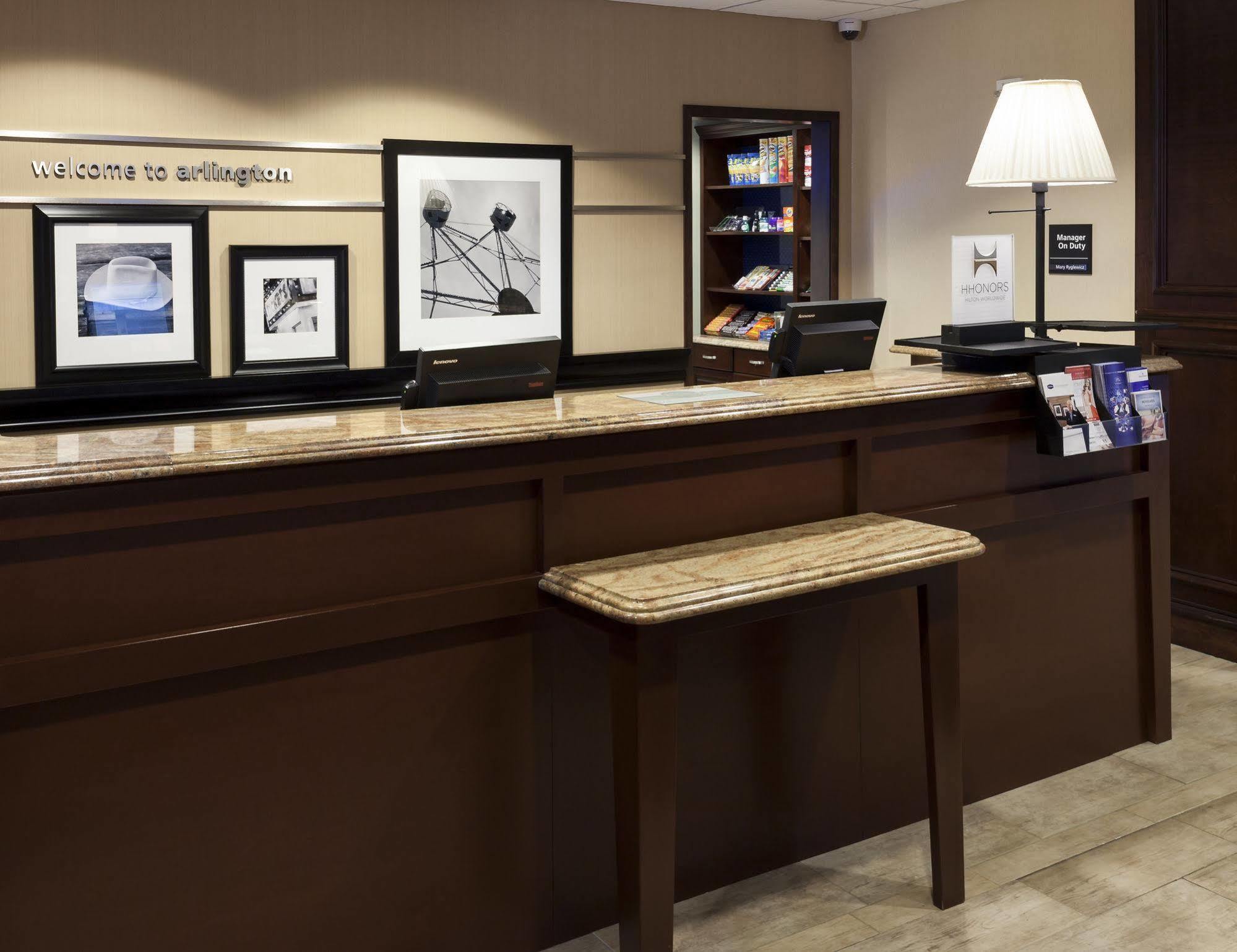 Hampton Inn & Suites Dallas-Arlington-South Εξωτερικό φωτογραφία