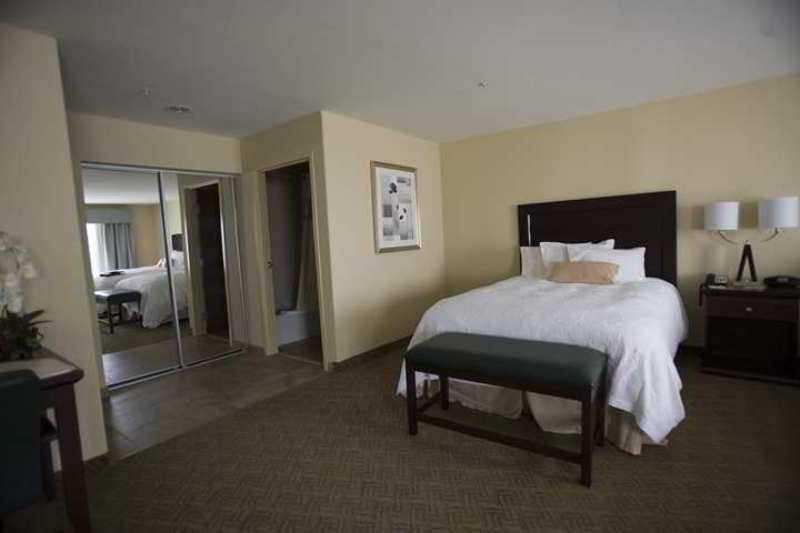 Hampton Inn & Suites Dallas-Arlington-South Δωμάτιο φωτογραφία